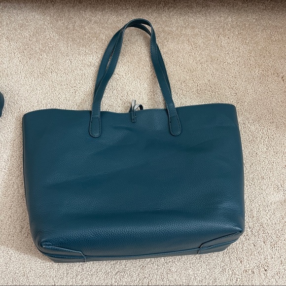 Vegan leather tote with insert n crossbody strap - Picture 4 of 10